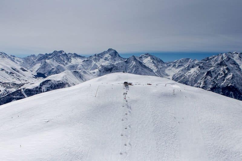 Auris-en-Oisans : une station familiale au cœur des Alpes