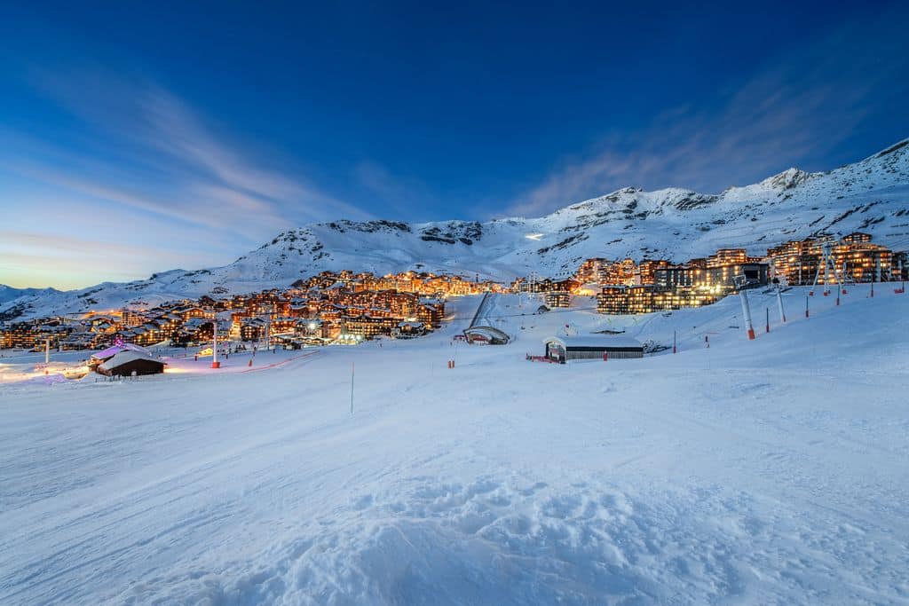 Un accès direct aux stations de ski et aux massifs