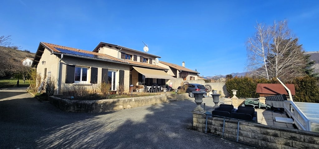 Villa avec Piscine à La Bâtie-Montsaléon-Particulier à Particulier